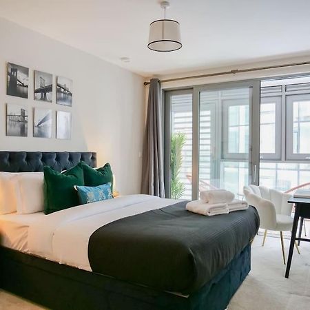 Stylish Urban Sanctuary With Parking Apartman London Kültér fotó