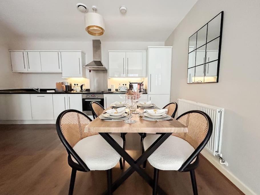 Stylish Urban Sanctuary With Parking Apartman London Kültér fotó