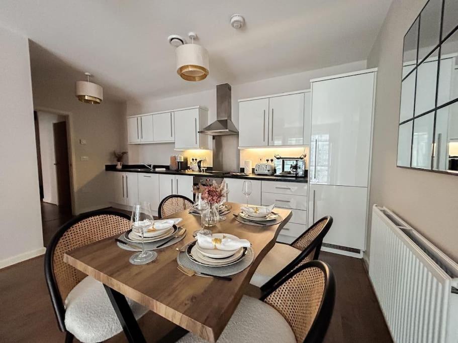 Stylish Urban Sanctuary With Parking Apartman London Kültér fotó