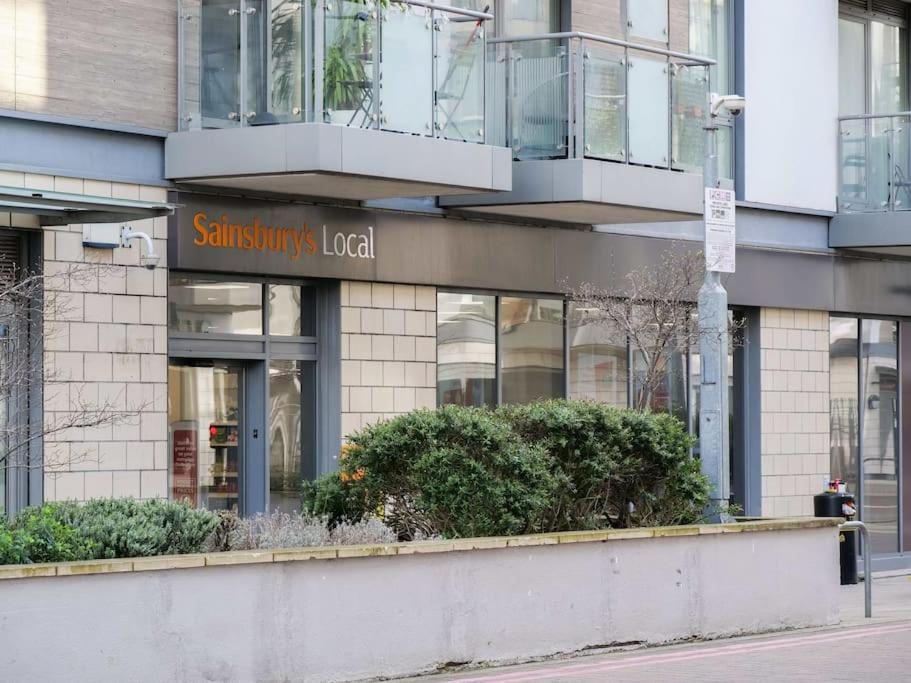 Stylish Urban Sanctuary With Parking Apartman London Kültér fotó