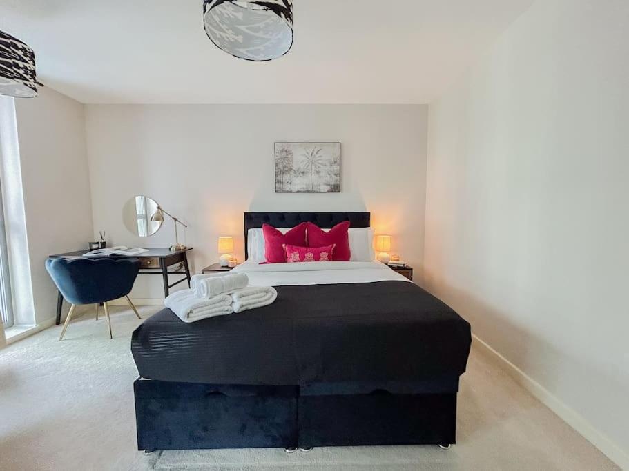 Stylish Urban Sanctuary With Parking Apartman London Kültér fotó