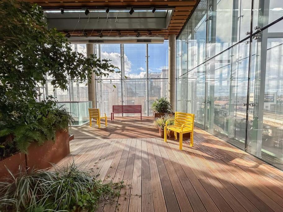 Stylish Urban Sanctuary With Parking Apartman London Kültér fotó