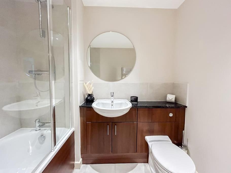 Stylish Urban Sanctuary With Parking Apartman London Kültér fotó