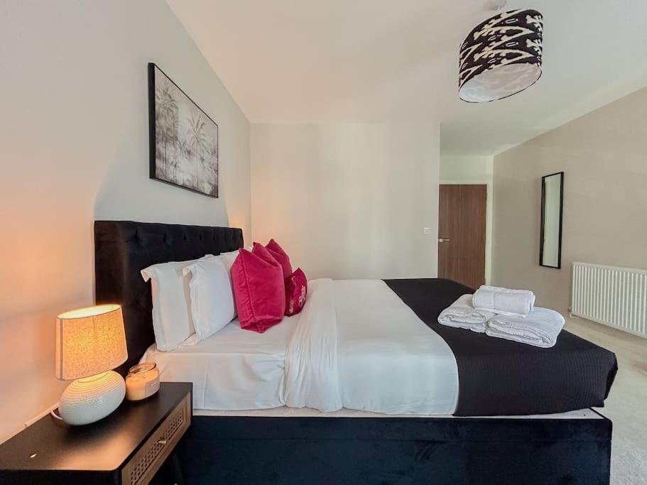 Stylish Urban Sanctuary With Parking Apartman London Kültér fotó